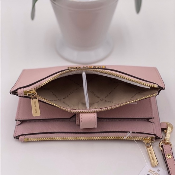 Michael Kors Wallet Wristlet
DoubleZip Pink - Picture 4 of 8